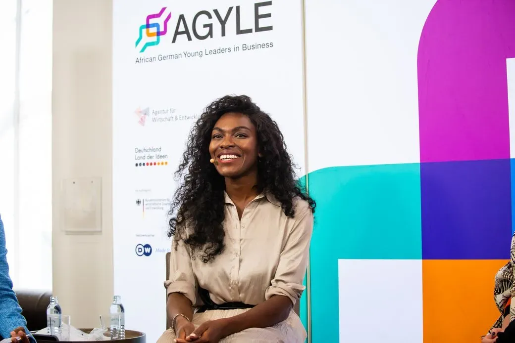 AGYLE opening panel